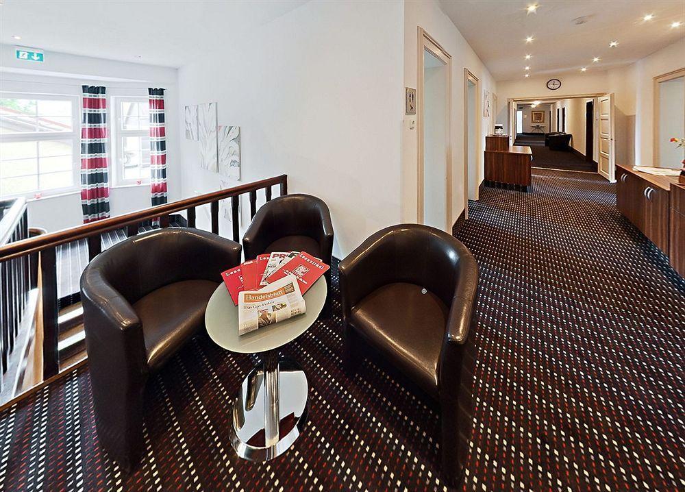 Hotel Koeniger Pliening Extérieur photo