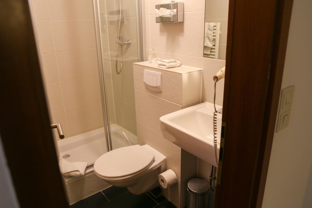 Hotel Koeniger Pliening Extérieur photo