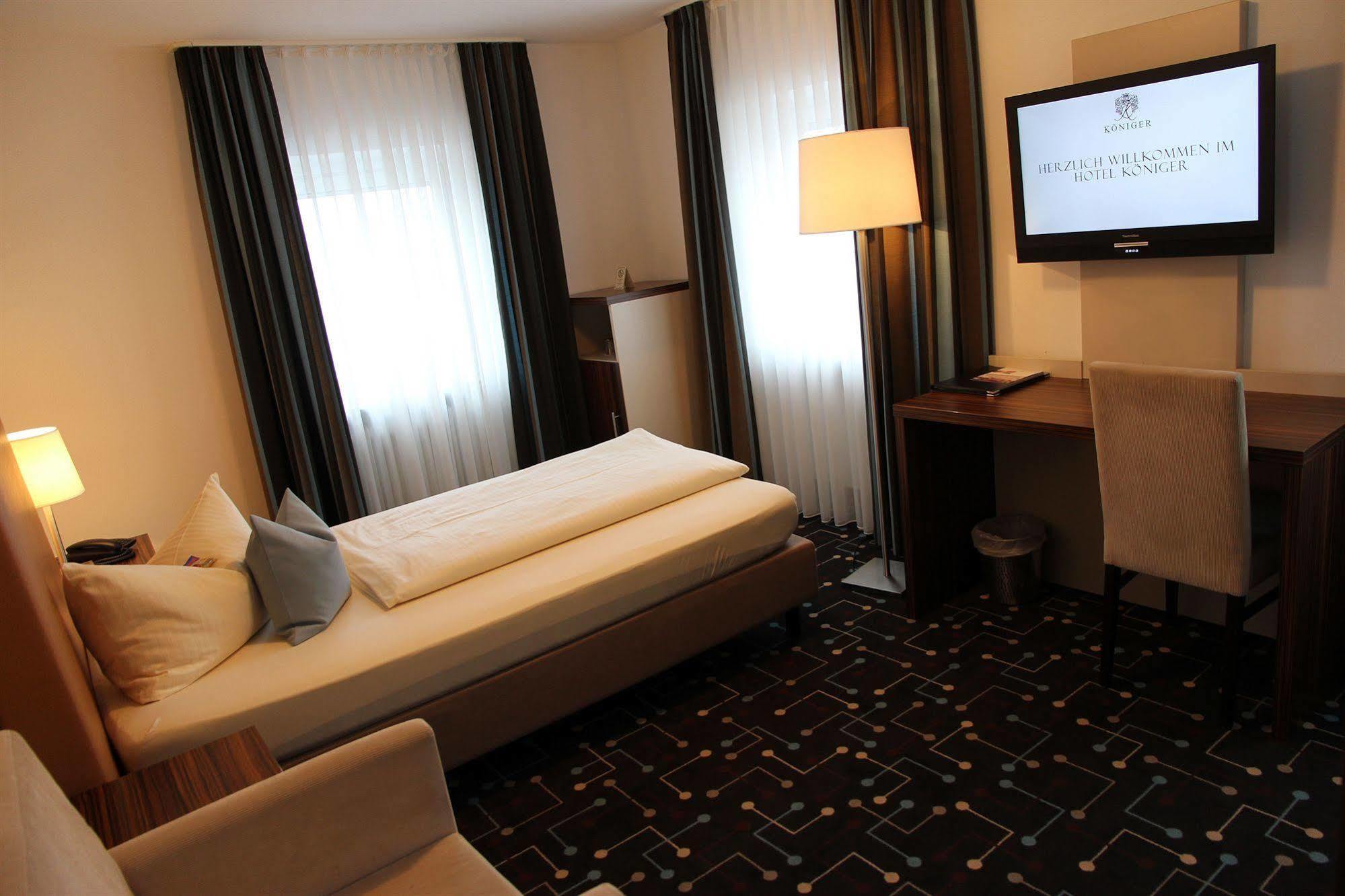 Hotel Koeniger Pliening Extérieur photo