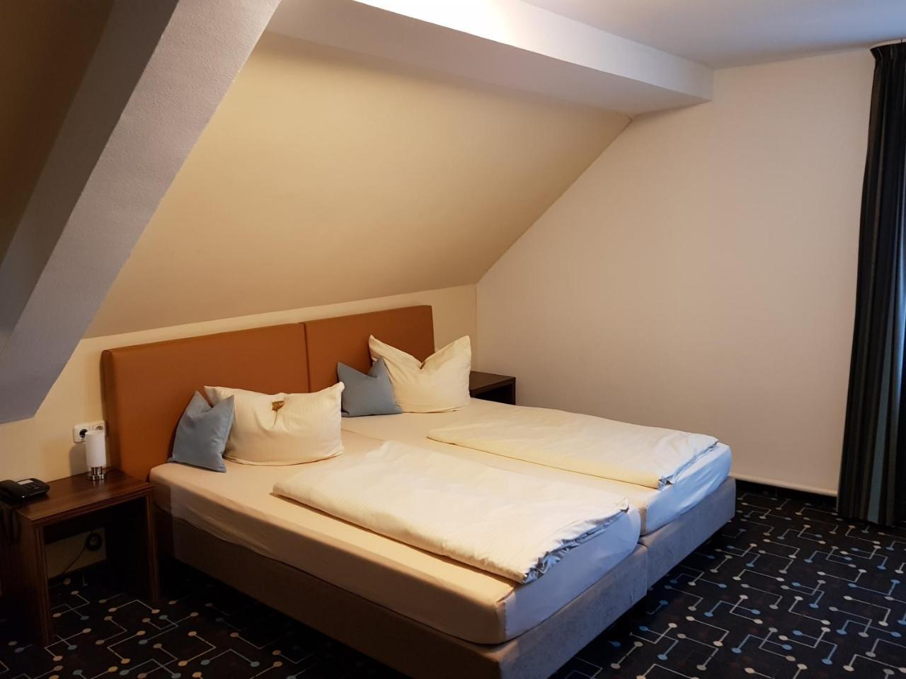 Hotel Koeniger Pliening Extérieur photo