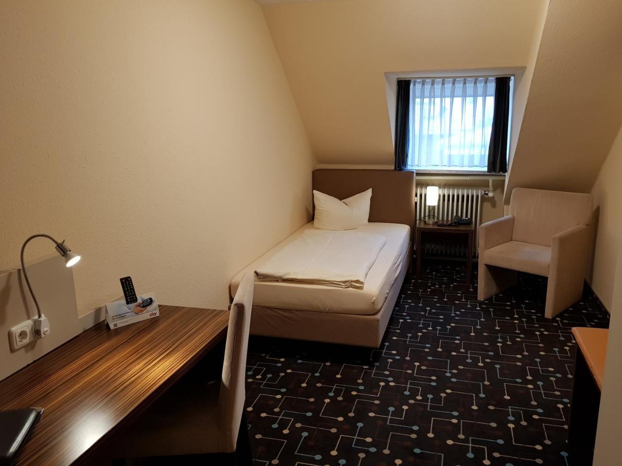 Hotel Koeniger Pliening Extérieur photo