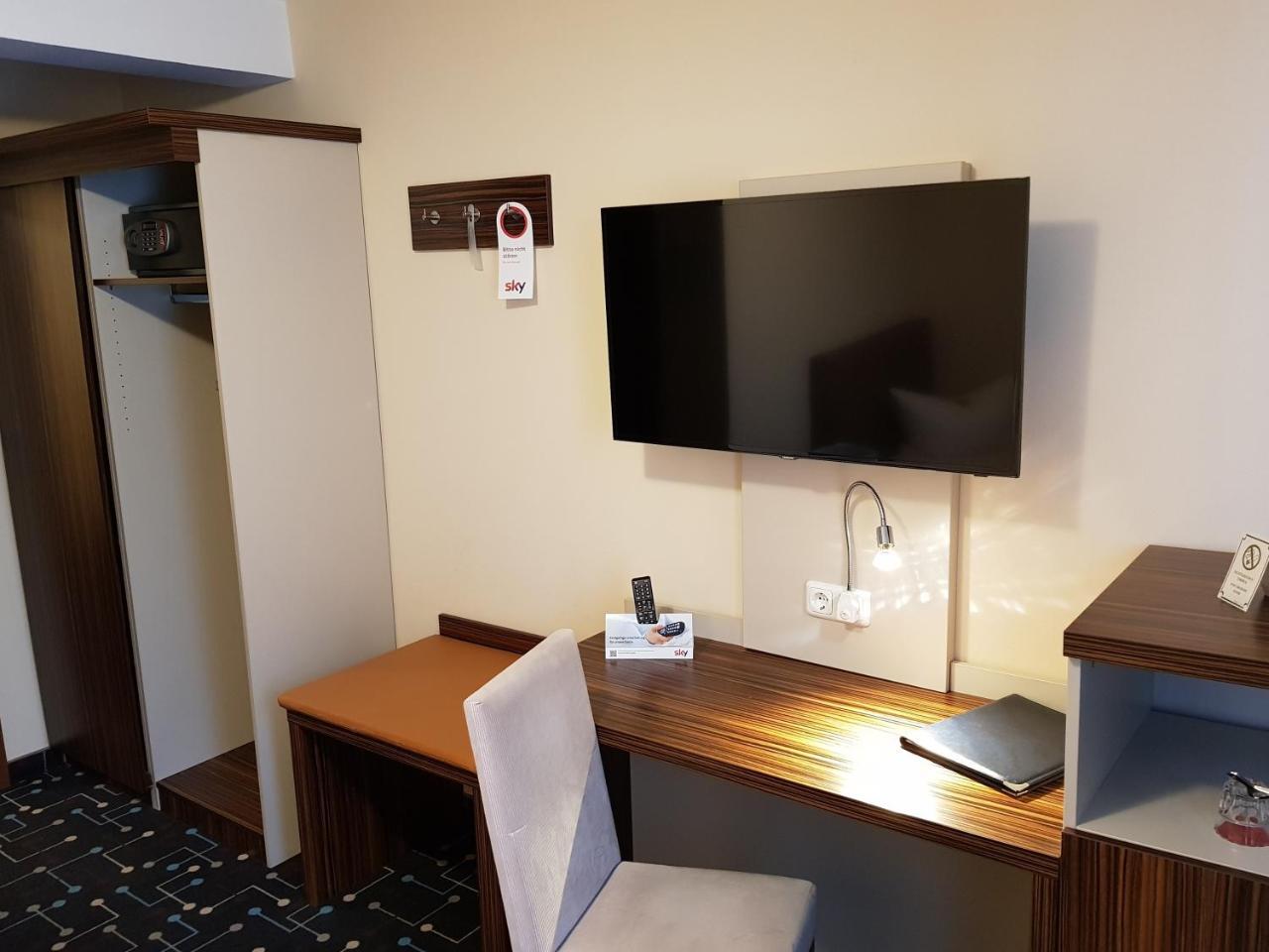 Hotel Koeniger Pliening Extérieur photo