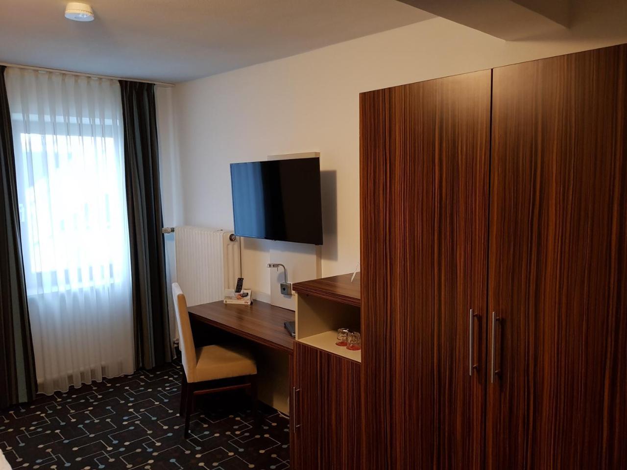 Hotel Koeniger Pliening Extérieur photo
